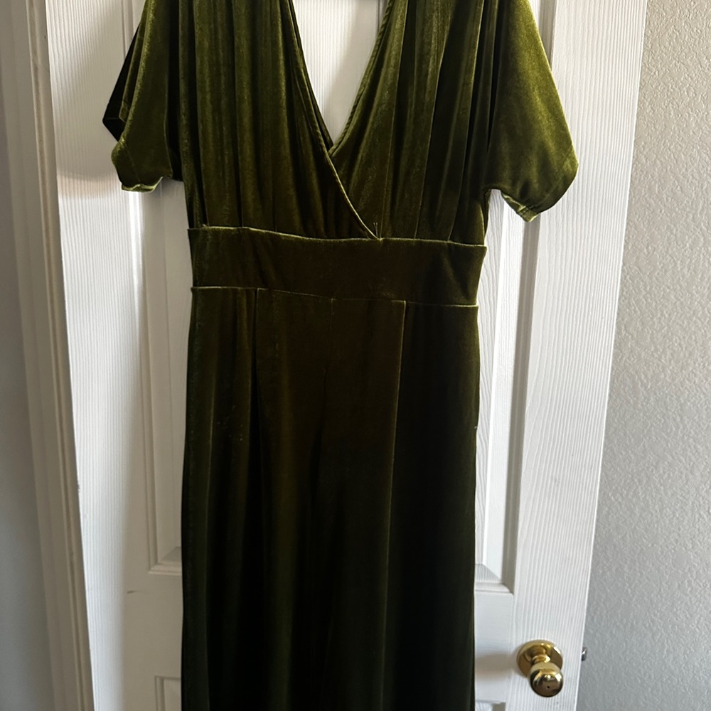 Cider Deep Green Velvet Maxi Dress